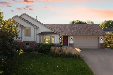 3789 Parkwood Ln, Vadnais Heights, MN 55127