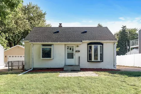 4557 Chatham Rd NE, Columbia Heights, MN 55421