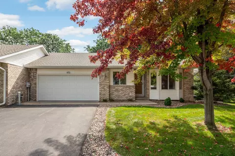 15972 Hyland Dr, Apple Valley, MN 55124