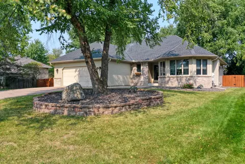 613 7th Ave NW, Forest Lake, MN 55025