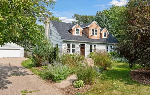 2110 W 105th St, Bloomington, MN 55431
