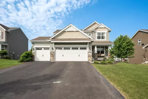 1049 Prairie View Ln, Waconia, MN 55387