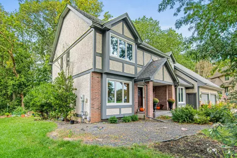 753 Bridle Ridge Rd, Eagan, MN 55123 photo 4