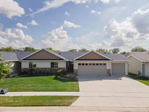 3698 Wildwood Ln SE, Rochester, MN 55904