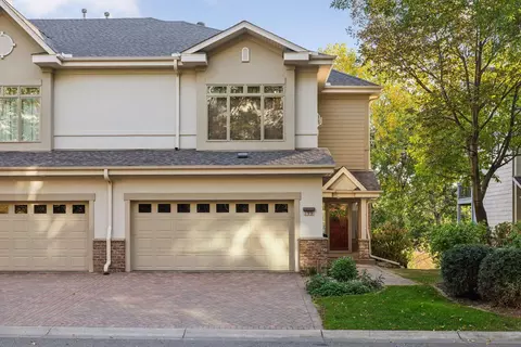 199 Willoughby Way E, Minnetonka, MN 55305