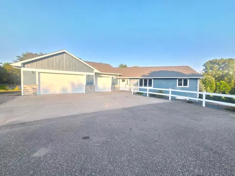 6609 255th St, Wyoming, MN 55092