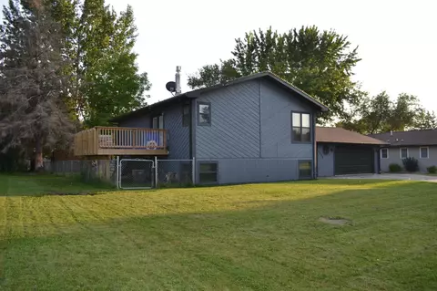 1204 Greenwood St E, Thief River Falls, MN 56701
