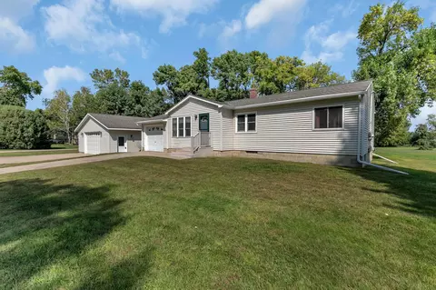 1109 Grant Ave, Kerkhoven, MN 56252