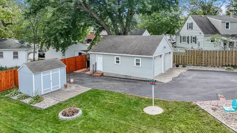 808 N 4th St, Marshall, MN 56258 photo 4