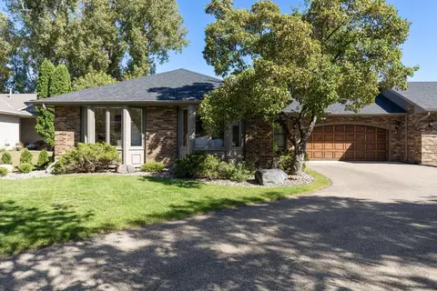 14609 Southpointe Ct, Burnsville, MN 55306