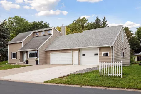 1379 Jurdy Rd, Eagan, MN 55121 photo 2