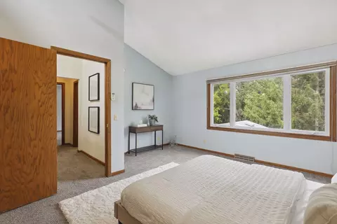 1379 Jurdy Rd, Eagan, MN 55121 photo 23