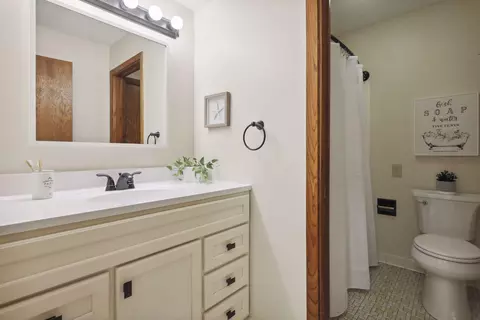 1379 Jurdy Rd, Eagan, MN 55121 photo 21