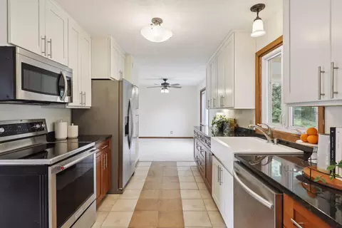 1379 Jurdy Rd, Eagan, MN 55121 photo 10