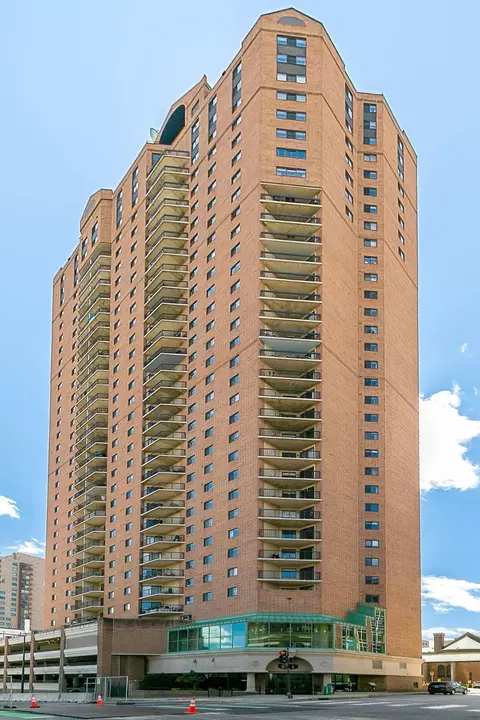 78 10th St E #1001, Saint Paul, MN 55101