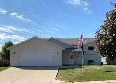 575 Cindy St, Windom, MN 56101