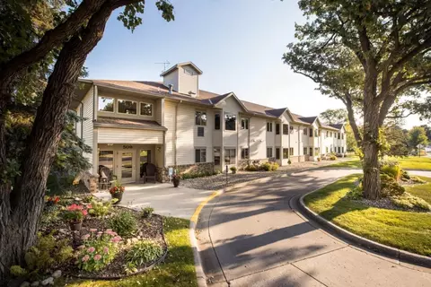 509 6th Ave W #201, Alexandria, MN 56308