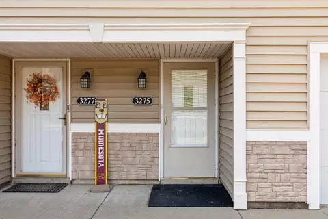 3275 Valley Ridge Dr, Eagan, MN 55121