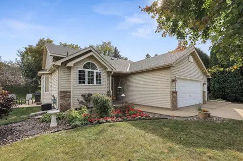 7681 31st Street Plz N, Oakdale, MN 55128