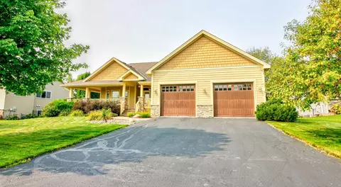 31056 Wallmark Lake Dr, Chisago City, MN 55013