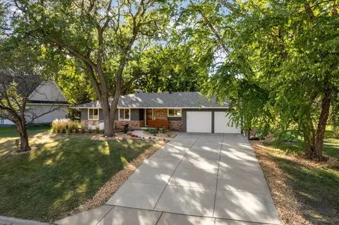 300 Brunswick Ave S, Golden Valley, MN 55416