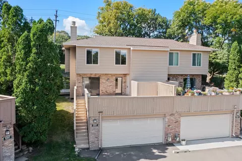 2209 Stroden Cir, Golden Valley, MN 55427