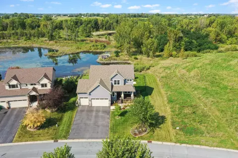 2548 Coldwater Xing, Mayer, MN 55360