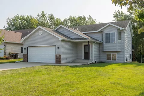 617 Colodoro Ln, Eagle Lake, MN 56024