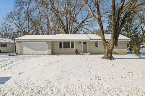 11204 Radisson Dr, Burnsville, MN 55337