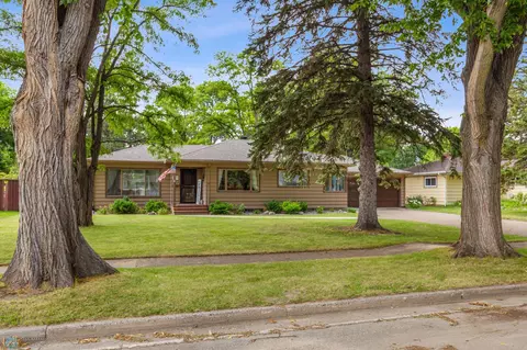 1507 3rd St S, Moorhead, MN 56560
