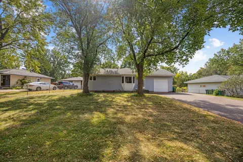 610 112th Ave NE, Blaine, MN 55434