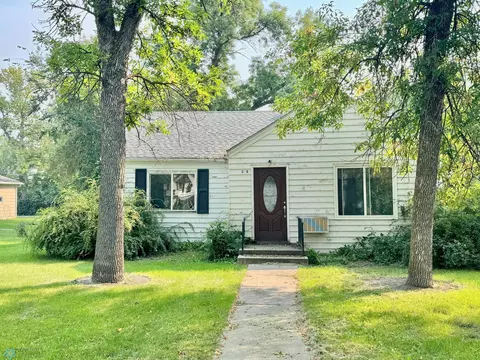 314 2nd Ave NW, Mayville, ND 58257