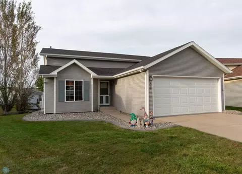 839 Elm Park Pl, West Fargo, ND 58078