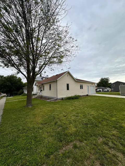 613 S Section Ave, Spring Valley, MN 55975 photo 11