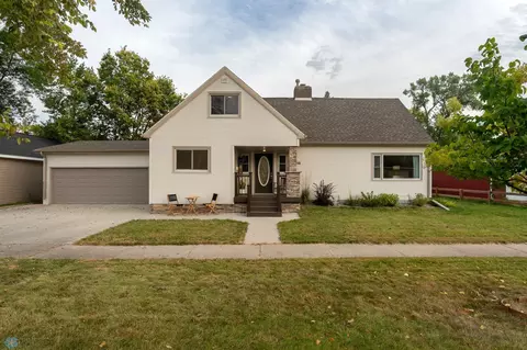 1016 10th Ave S, Moorhead, MN 56560