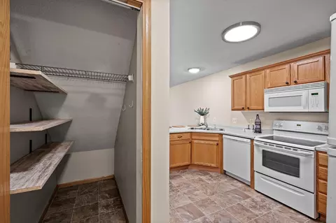 2083 Willow Cir, Hugo, MN 55038 photo 19