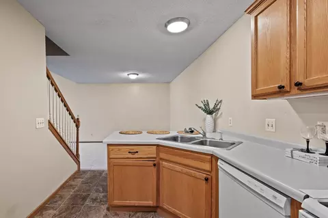 2083 Willow Cir, Hugo, MN 55038 photo 17