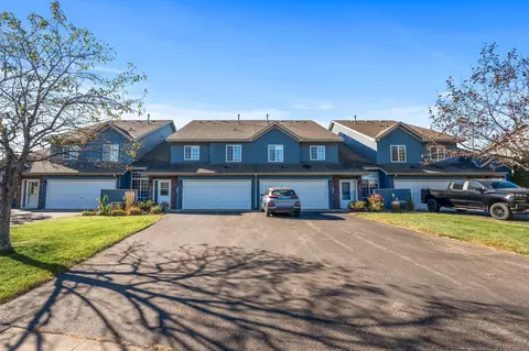 2083 Willow Cir, Hugo, MN 55038 photo 2