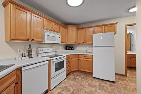 2083 Willow Cir, Hugo, MN 55038 photo 14