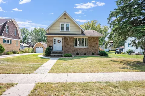 219 W 3rd St, Blue Earth, MN 56013