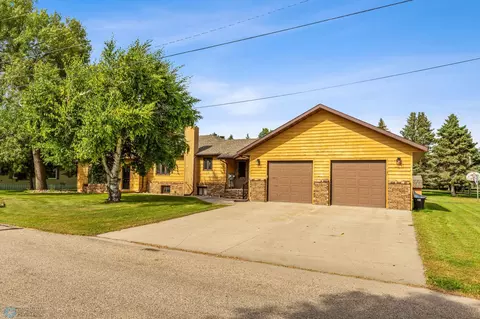 300 7th St, Portland, ND 58274