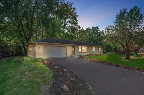 1427 Circle Dr, Burnsville, MN 55337