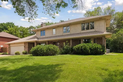 2730 Quaker Ln N, Plymouth, MN 55441