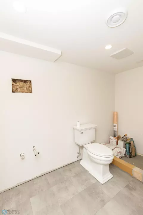 Bath - 1254 2nd St N, Fargo, ND 58102 photo 11 of 11