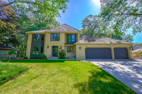 288 Meadowood Ln, Vadnais Heights, MN 55127