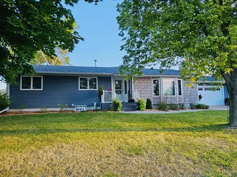 2716 12th Ave NW, Willmar, MN 56201