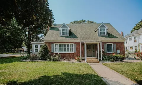 701 4th St NW, Austin, MN 55912