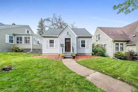 705 Cottage Ave E, Saint Paul, MN 55106