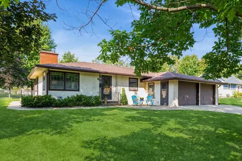 9650 Elliot Ave S, Bloomington, MN 55420