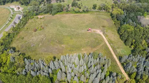 11530 Valley Creek Rd, Woodbury, MN 55129